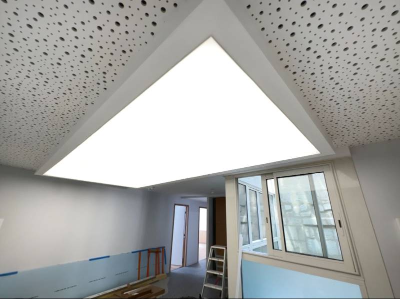 Pose de toile tendu sur mesure dans un cabinet médical à Bordeaux